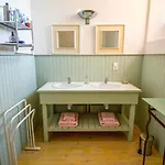Vila Domaine De Cascaret - Sleeps 16 - July - August Only Montréal