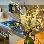 Domaine De Cascaret - Sleeps 16 - July - August Only * Montréal