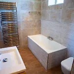 Domaine De Cascaret - Sleeps 16 - July - August Only * Montréal