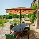 Domaine De Cascaret - Sleeps 16 - July - August Only * Montréal