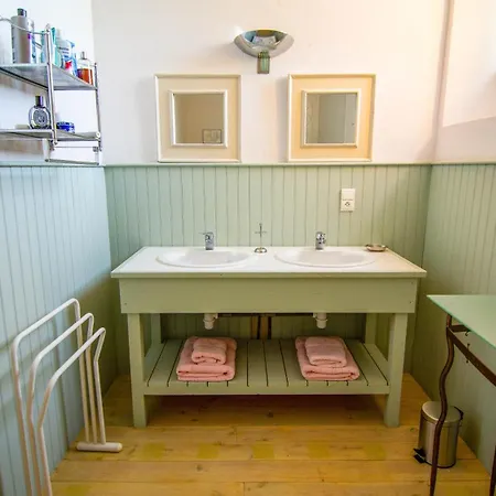 ヴィラ Domaine De Cascaret - Sleeps 16 - July - August Only Montréal