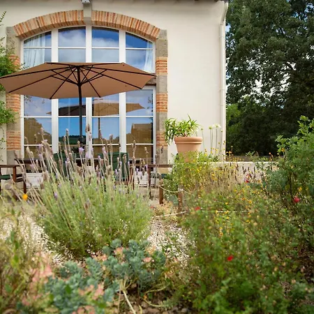 Domaine De Cascaret - Sleeps 16 - July - August Only * Montréal