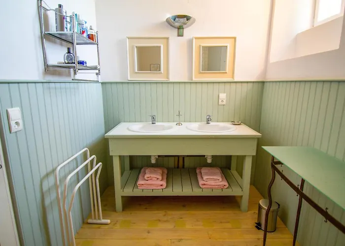 Villa Domaine De Cascaret - Sleeps 16 - July - August Only Montréal