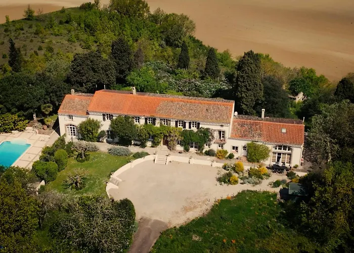 Domaine De Cascaret - Sleeps 16 - July - August Only Villa *