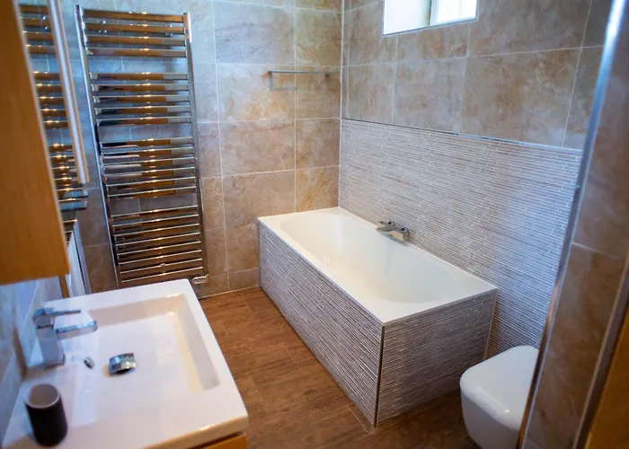 Domaine De Cascaret - Sleeps 16 - July - August Only * Montréal